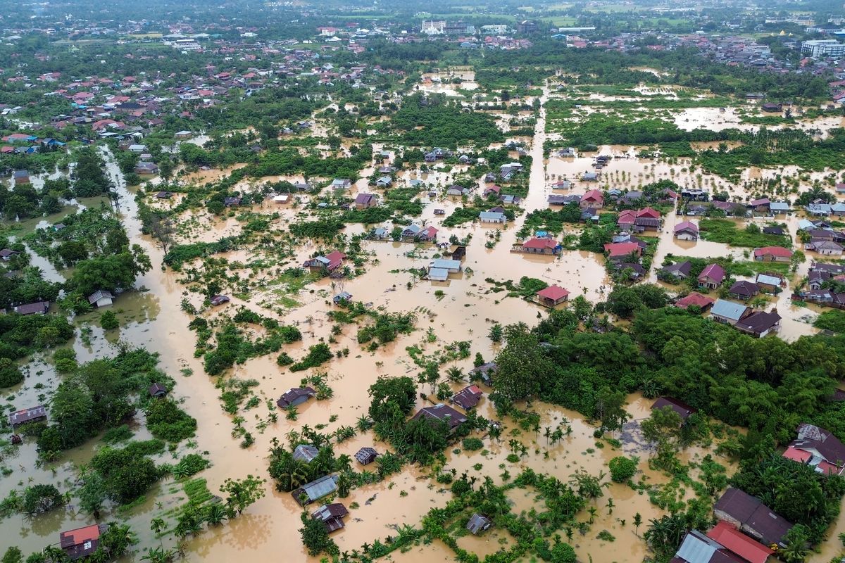 Dampak Bencana Alam Banjir & Tanah Longsor Di Wilayah Sumatera